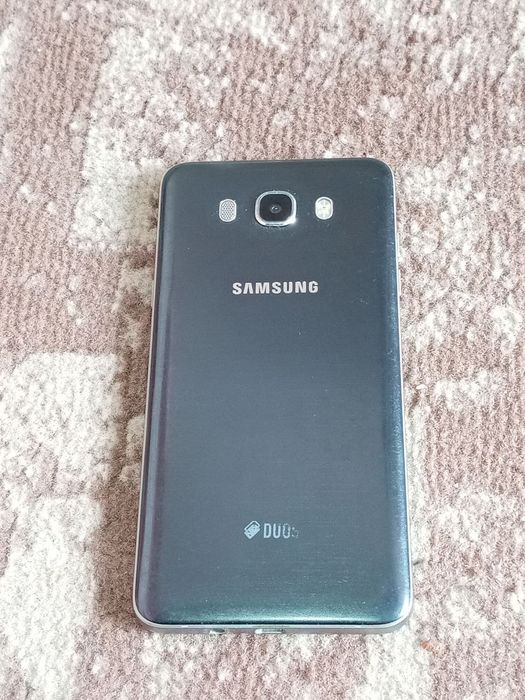 Samsung G7 (2016)
