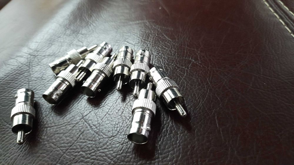 Букса BNC женска, към RCA мъжка,