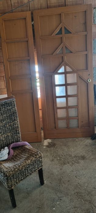 Usa la întrare  termopan lemn inport Austria
