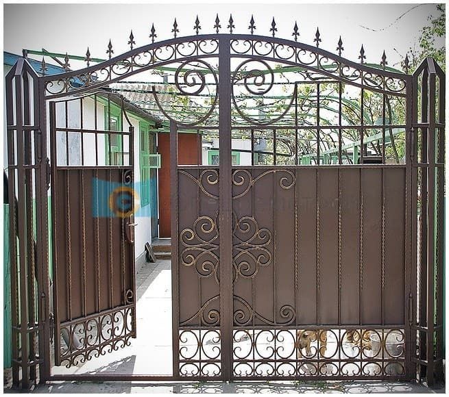 Ковоные и в стиле лофт  ворота