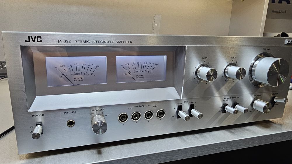JVC JA-S 22 усилвател