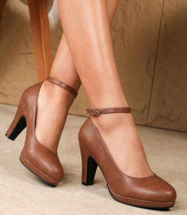 Pantofi cu toc, dama