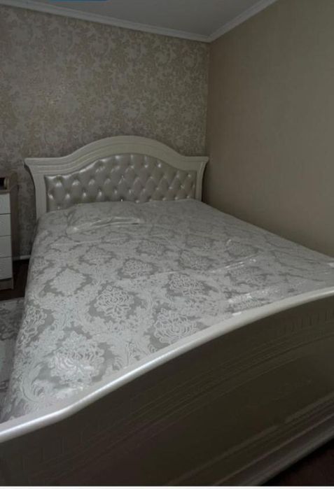 Продам спальный горнитур
