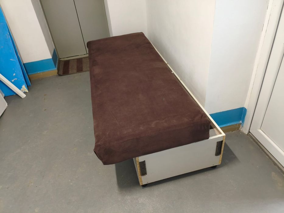 Мебель Диван углавой