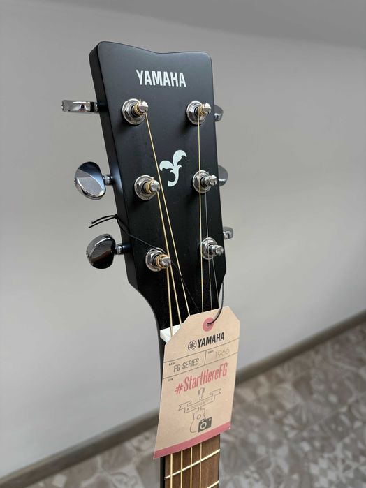 Yamaha FG800 Black – акустична китара + пълен комплект аксесоари