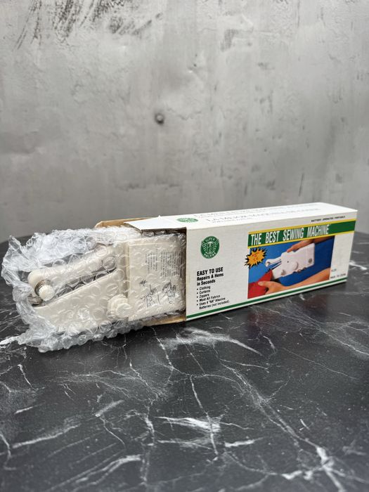 Малка ретро шевна машина - Чисто нова!