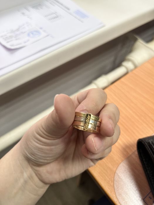 Продам кольцо картье