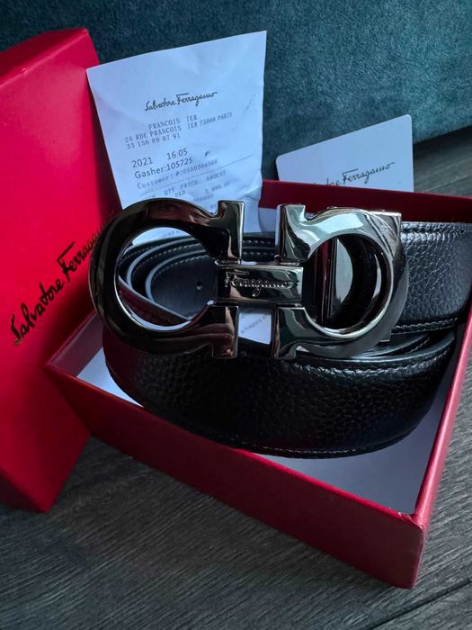 Curea Salvatore Ferragamo neagra lucioasa noua