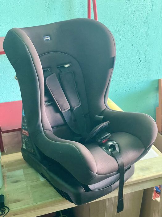 Продам автокресло Chicco Cosmos