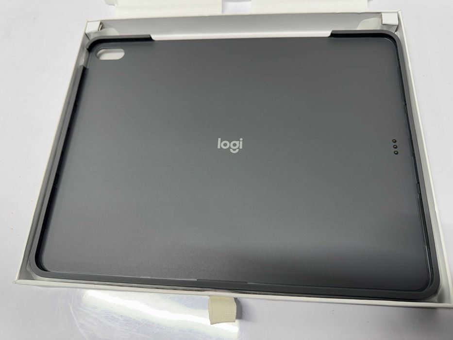 Клавиатура - Logitech Combo Touch iPad Pro 13-inch (M2)