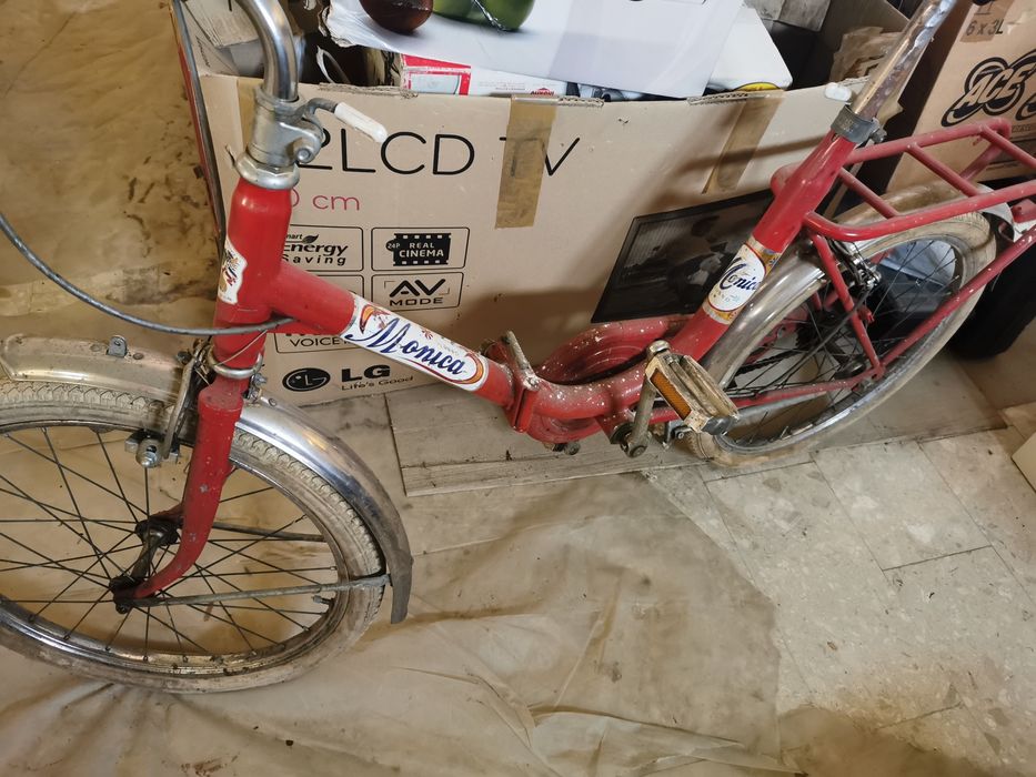 Vând mobila veche, geamantan tip valiză ptr scule