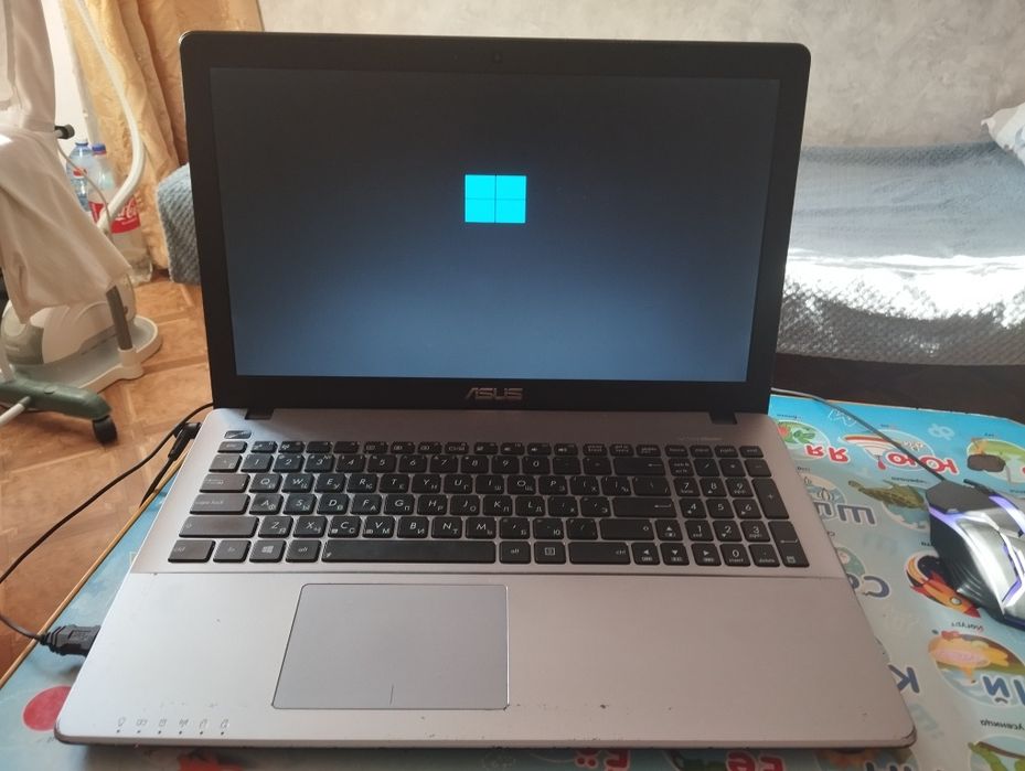 Продам ноутбук asus