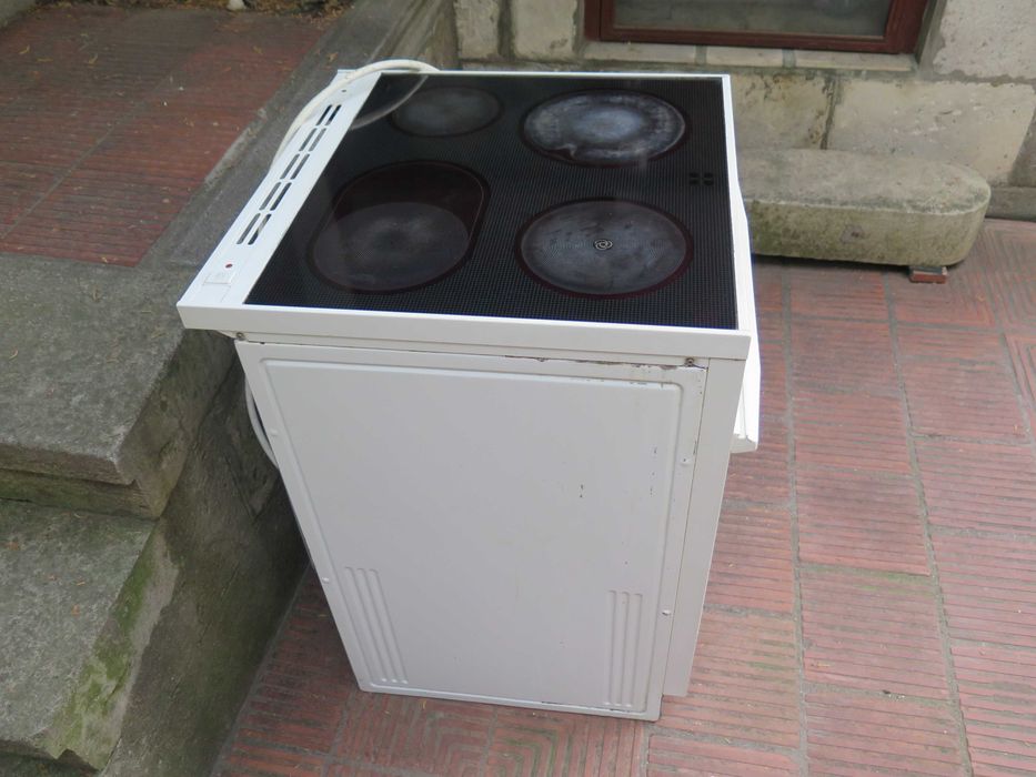 BOSCH,готварска печка с керамичен плот- 60см