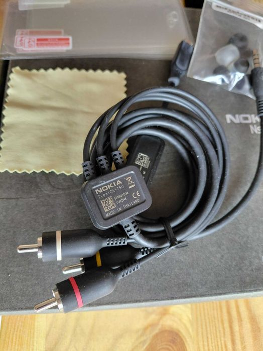 Nokia N900 impecabil atat estetic cat si tehnic / cutie + accesorii