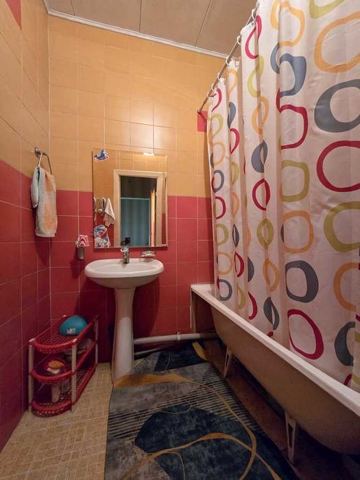 Продам 4-комнатную квартиру Орбита 2