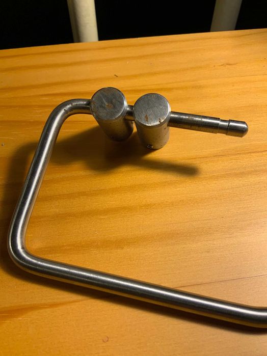 поставка за тоалетна хартия