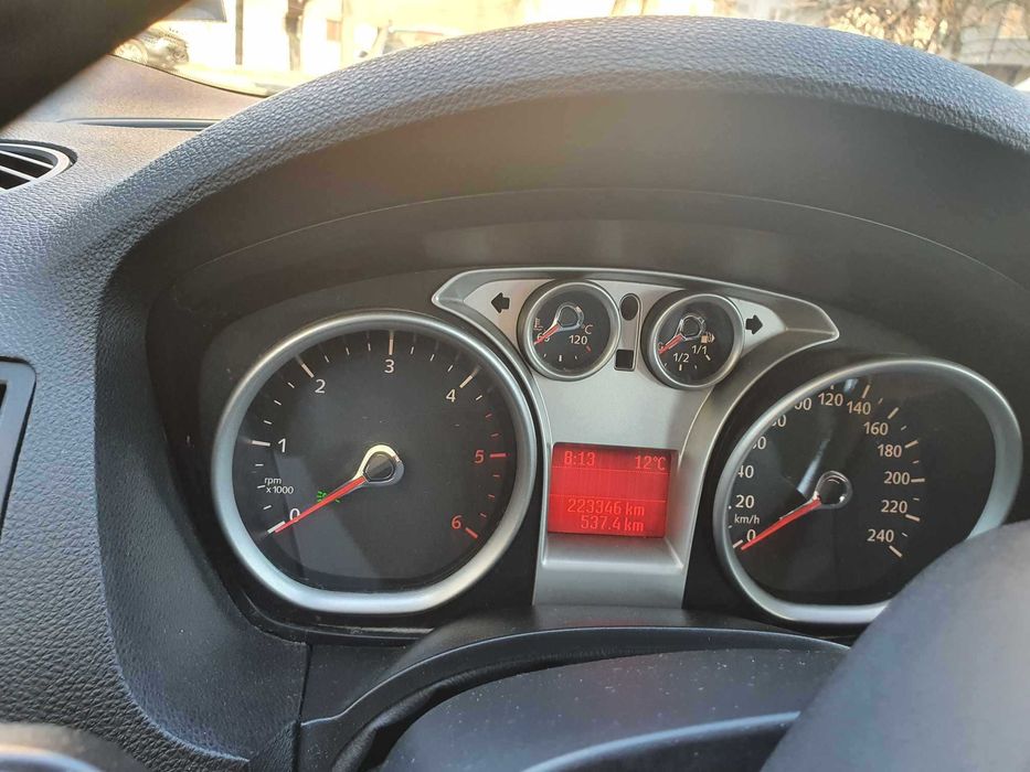 FORD KUGA 2010 год