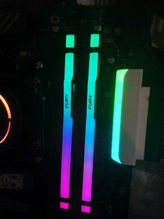 64GB DDR5 5600MT/s CL36 - Kingston Fury Beast RGB (EXPO, XMP)