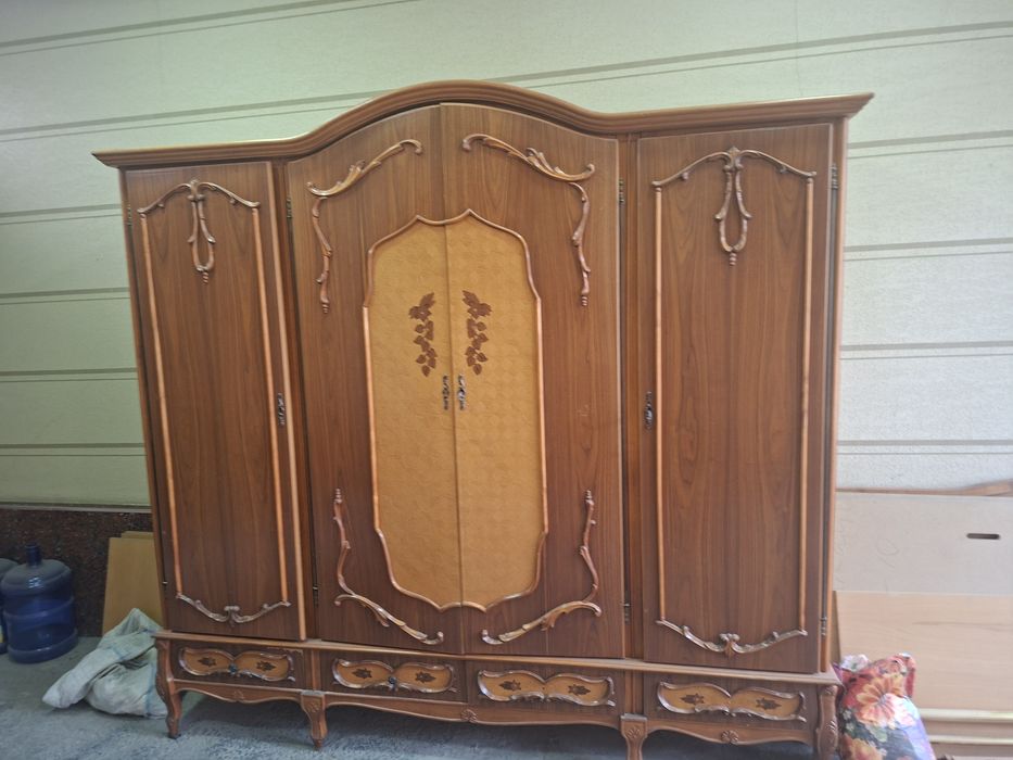 Мебель шкаф Румынии