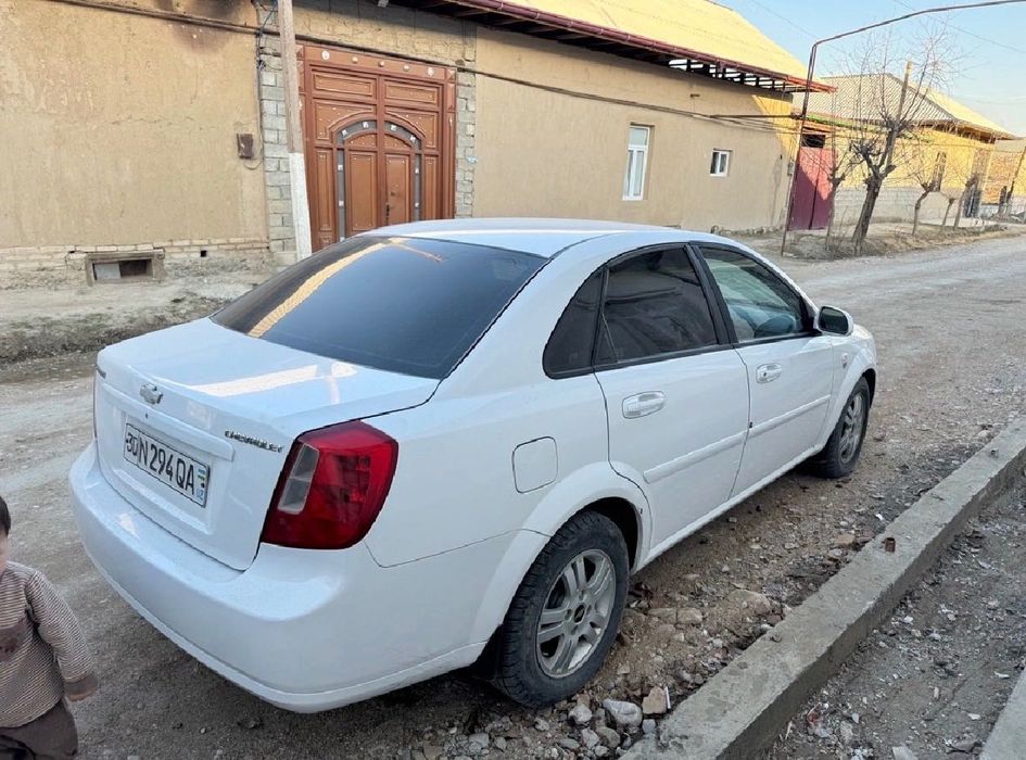 Mashina sotishim kerak pul kerak