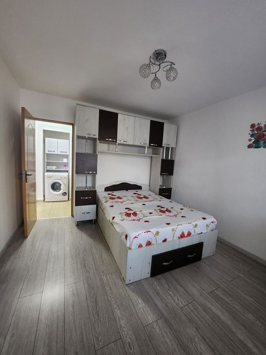Inchiriez apartament cu 2 camere/1800lei