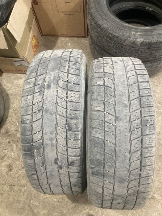Продается резина всесезонка 215/65/16