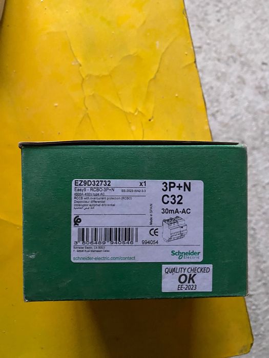 Intrerupator automat diferentialRCBO 3P+N 32A/30mA 4500 AC Schneider