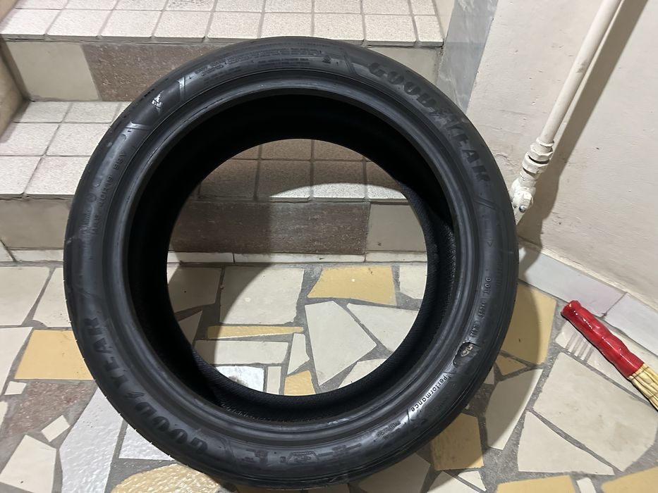 245/40R19 good year shina ballon (1 dona) deffekti bor