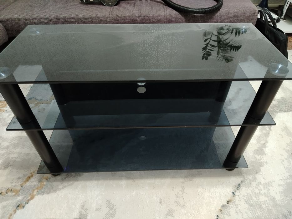 Полка под телевизор