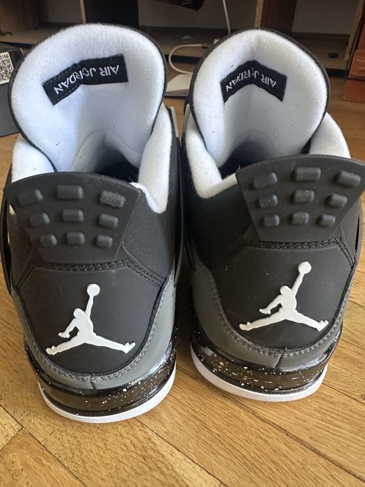 Nike jordan 4 сиво и черно