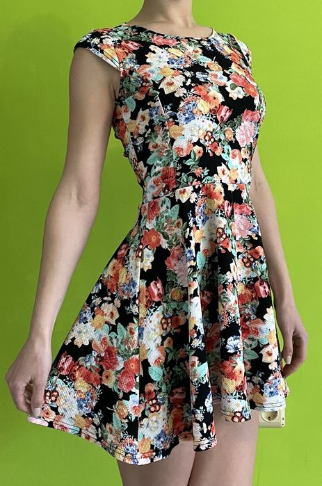 Ефирна къса рокля