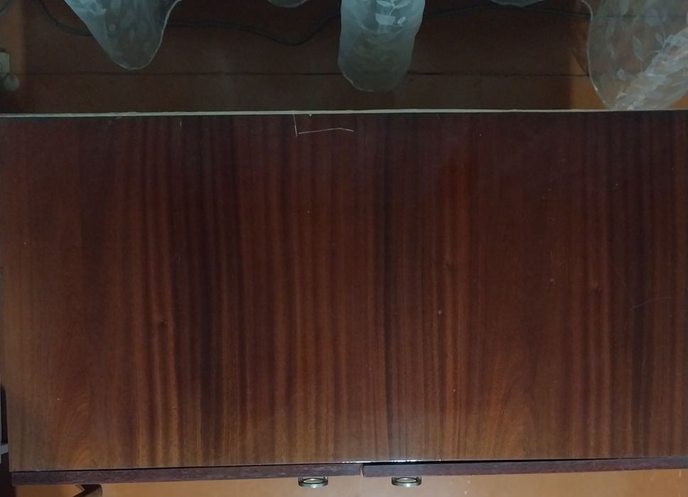 Продам  полированную тумбочку
