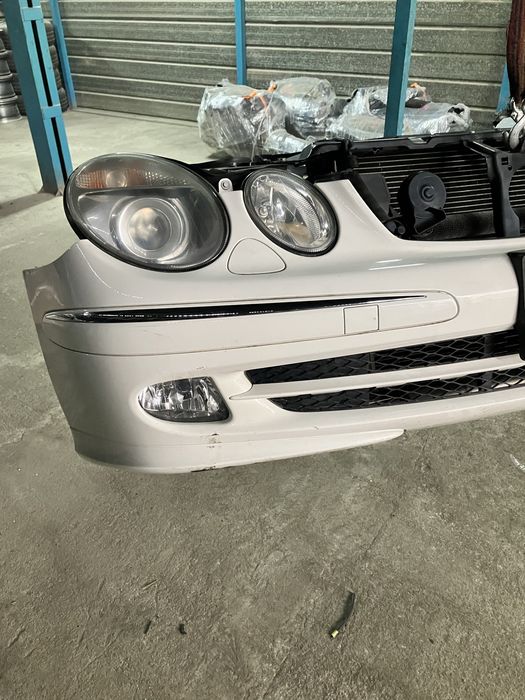 Капот на мерседес w211  рестайлинг