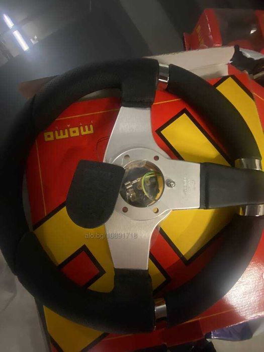 Оригинален, спортен волан MOMO, Italy