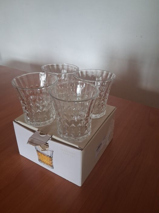 Продам стаканы почти новые