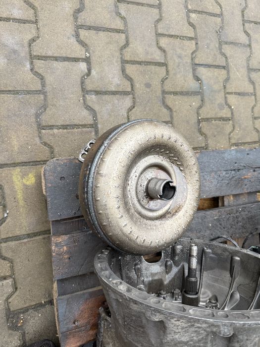 Cutie Viteze Mercedes E220 an fabricatie 2011