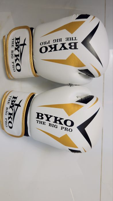 Боксови ръкавици