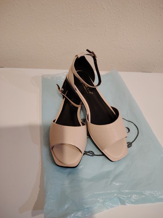 Новые босоножки. Китай