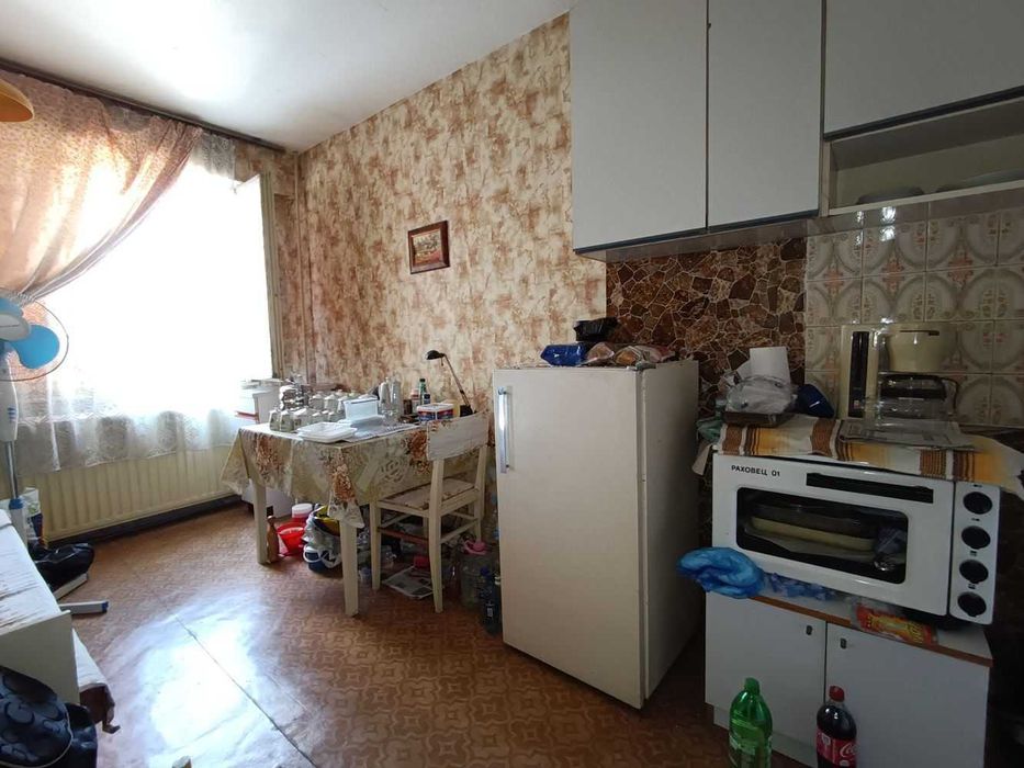 Тристаен апартамент с гараж в кв. Бузлуджа