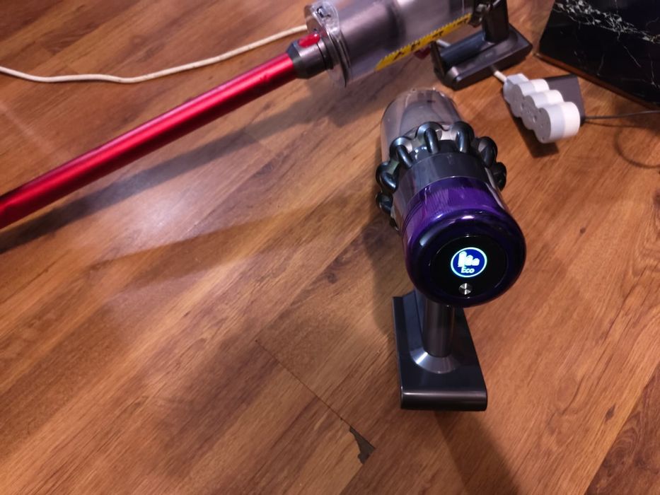 Dyson v10 v11 v8