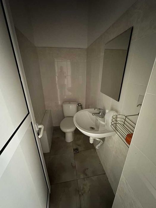 Дава се под наем Магазин в Пловдив, Индустриална зона - Юг - 110 кв.м за 841.5 € - Снимка #2