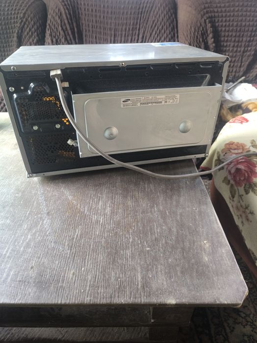 Продам микроволновку Самсунг