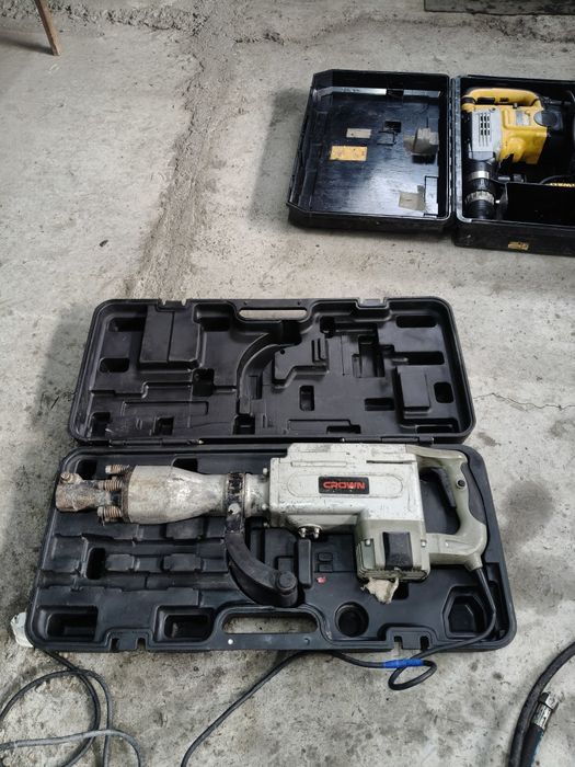Отбойный молоток CROWN