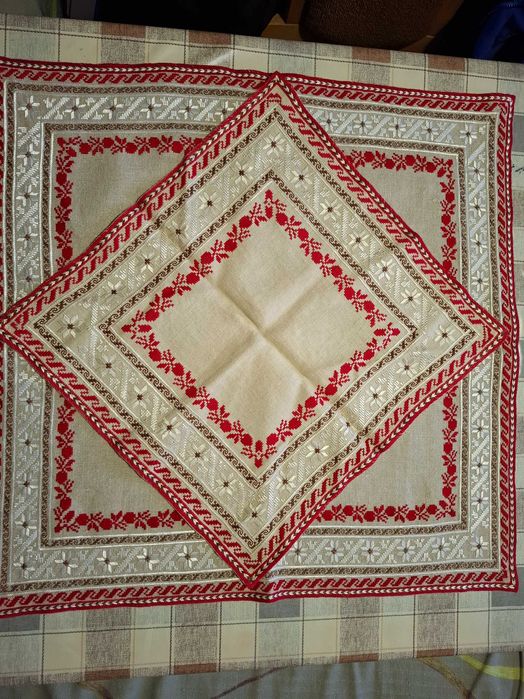 Ръчно бродирани карета