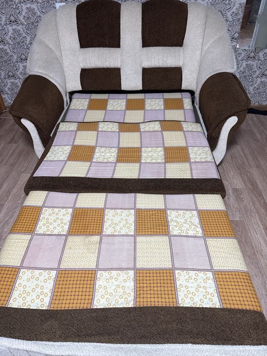 Продам два дивана