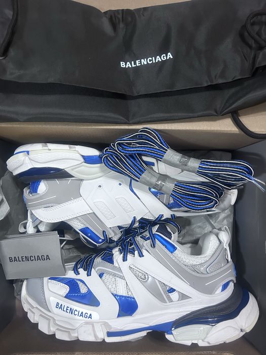 Balenciaga         .