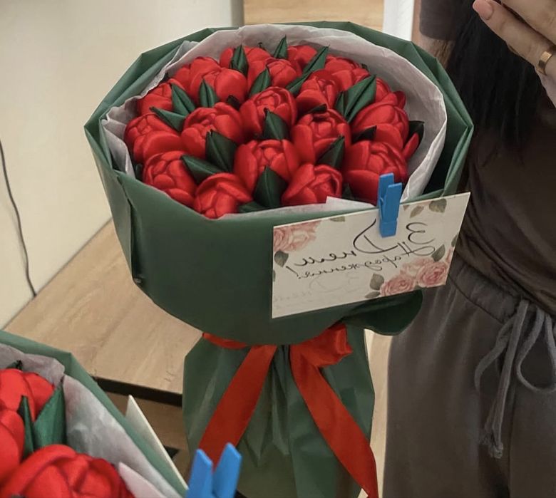 Тюльпаны из лент