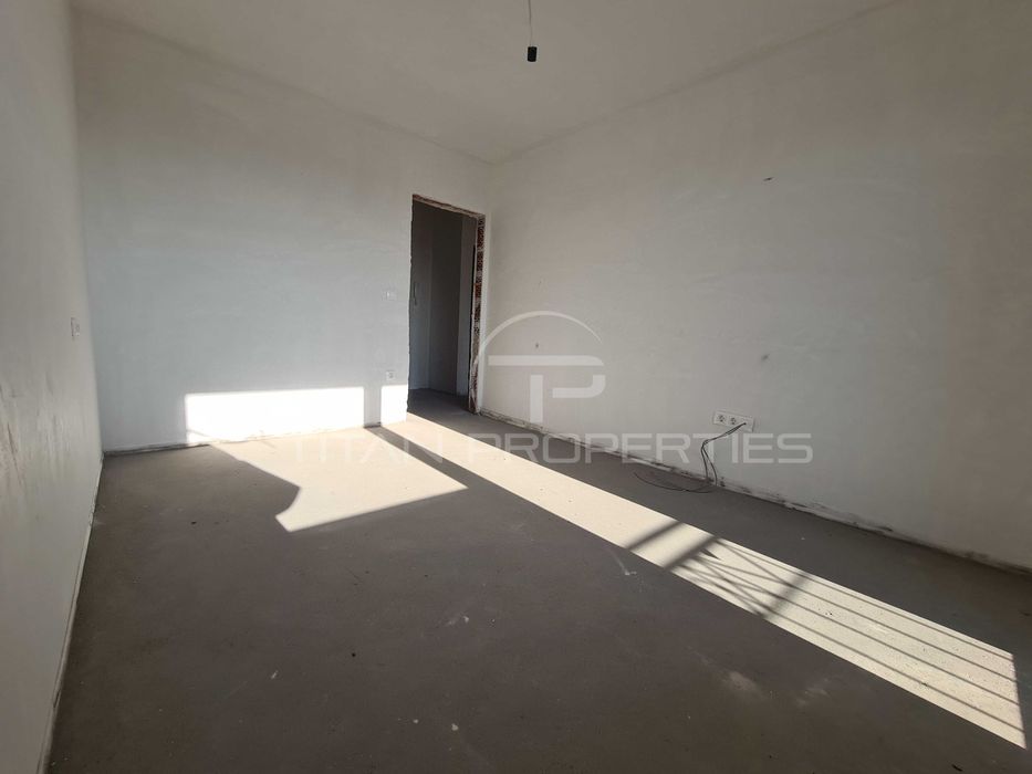 Продава се Тристаен апартамент в Пловдив, Остромила - 93 кв.м за 1560 €/кв.м - Снимка #2