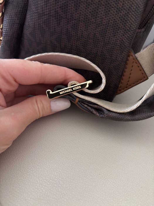 Раница Michael Kors в отлично състояние с красив дизайн