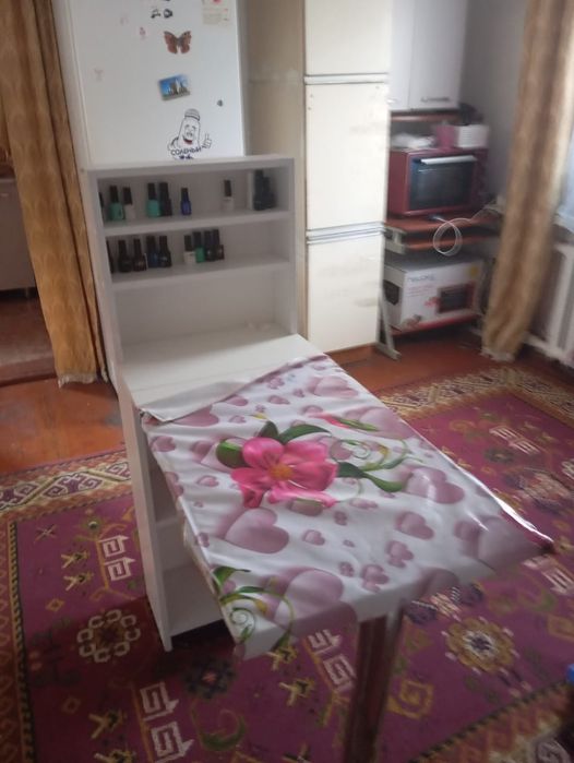 Продам маникюрный стол